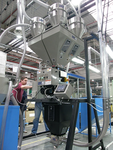 Firma KMP Plastics z wyróżnieniem targów Plastpol 2010