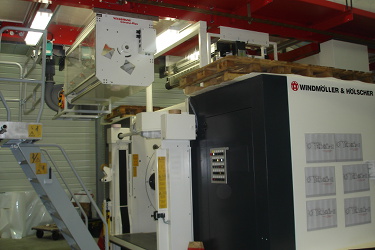 Stacja Corona Plus model VE1C z 4 elektrodami ceramicznymi do aktywacji zarówno materiałów przewodzących (metalizowanych), jak i nieprzewodzących