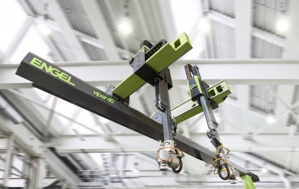 Engel automation at Fakuma 2015