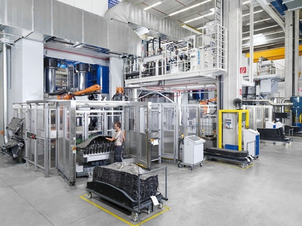 HP-RTM technology to produce carbon-fiber composites