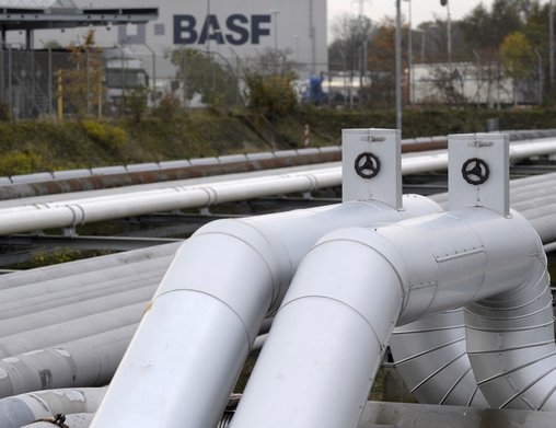 Lower price forecasts for oil and gas reduce BASF's gains