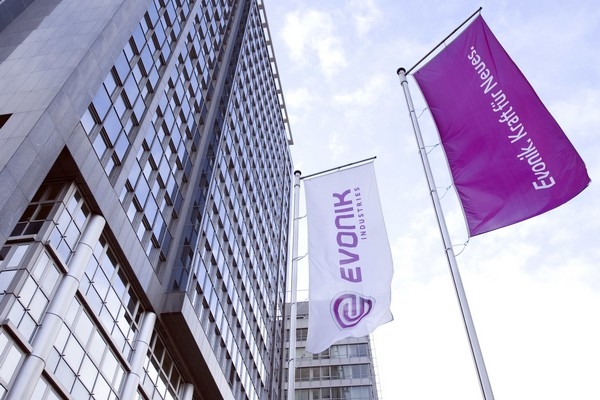 Evonik umacnia się w sektorze dodatków