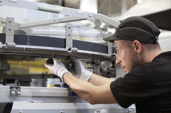 Build, maintain and improve performance with Sidel Group Services