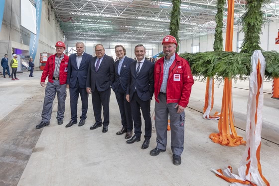  Messe Düsseldorf holds topping-out ceremony for New Southern Section