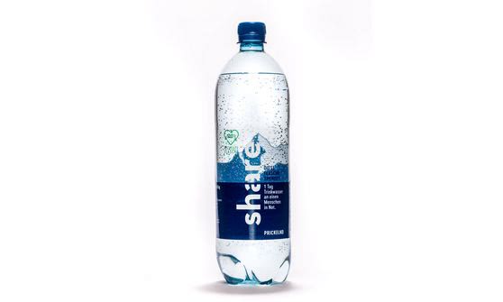 100% recyclate: KHS and startup share develop unique PET bottle