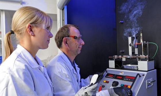 Achieving flame-retardant properties without red phosphorus