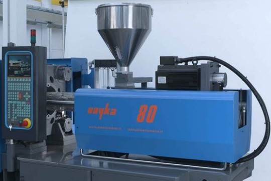 High quality of low tonnage NPM injection moulding machine