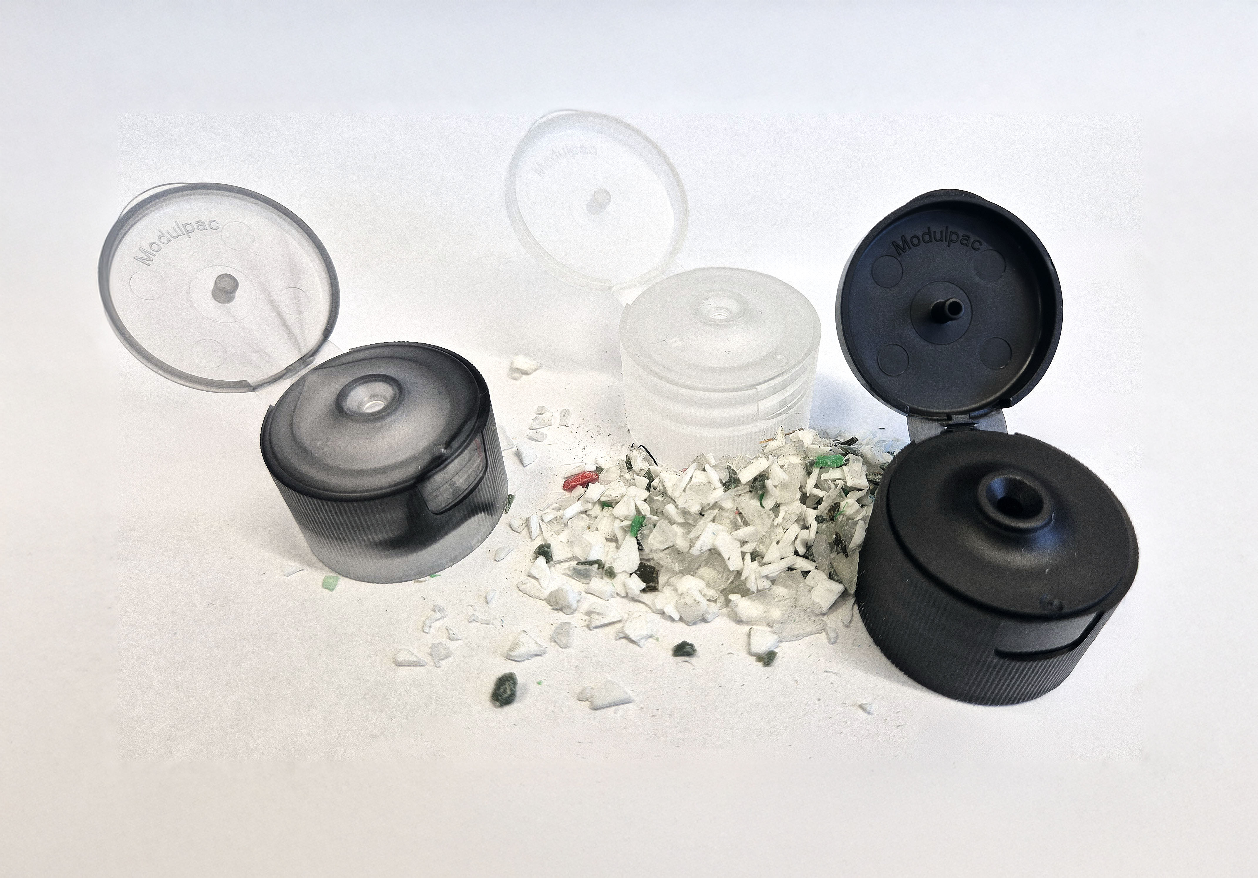 Material waste from Modulpac’s production of caps, jars and lids is reused in Rondo’s products.