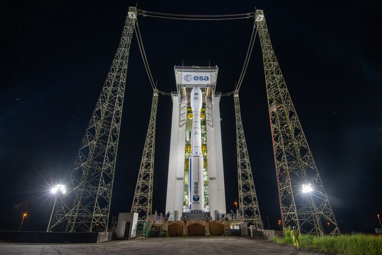 Pojazd nośny Vega-C gotowy do startu. (Źródło: Avio)