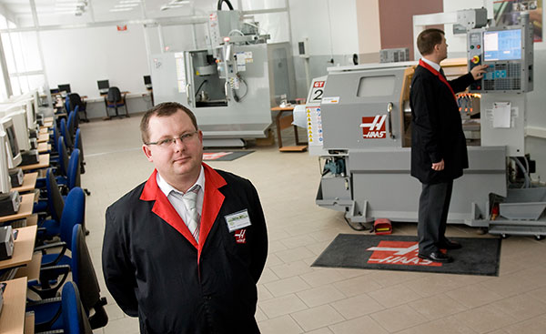 Dwa centra Haas