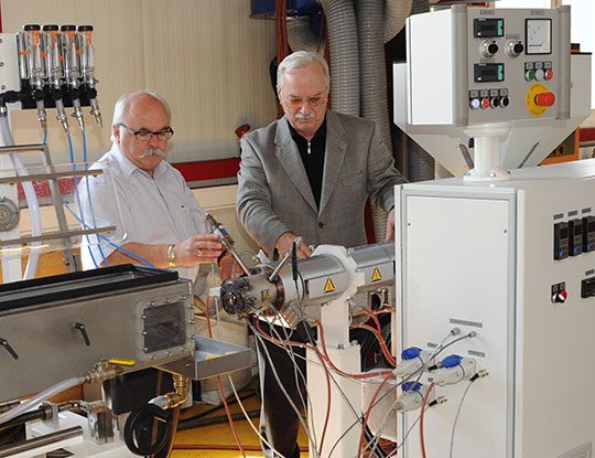 Extrudex introduces economic single-screw Helibar extruder at K 2010