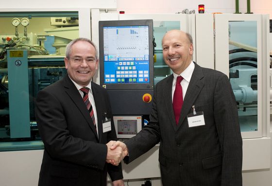 CoverForm technology developed by KraussMaffei and Evonik