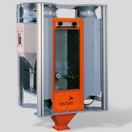 Motan exhibits further product enhancements Luxor and Spectrocolor G