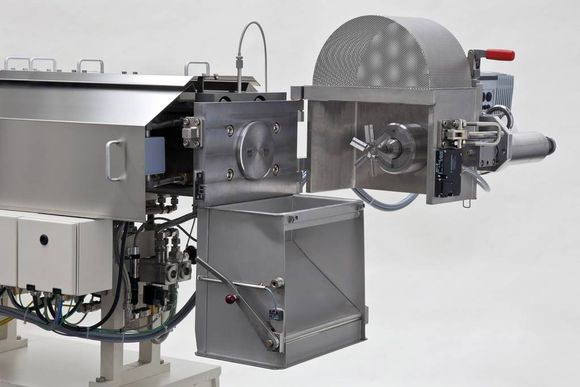 Coperion delivers ZSK twin screw extruder to PIBID in Uganda 
