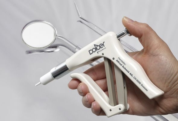 Dental applicator made from Vestakeep PEEK