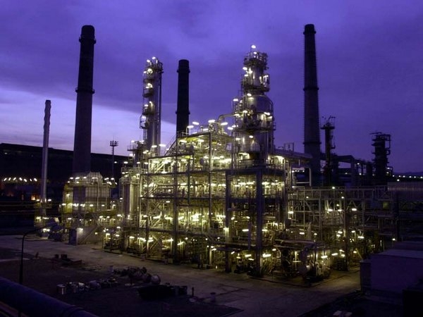 Unipetrol z prawomocną zgodą na przejęcie spółki Česká Rafinérská