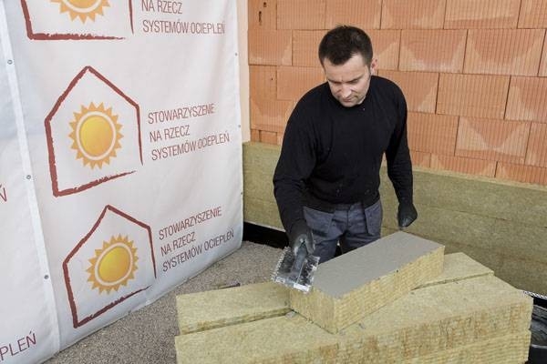 Nowe wytyczne w zakresie instalacji systemów ociepleń