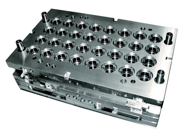 Milacron to showcase end-to-end service solutions at Fakuma 2015