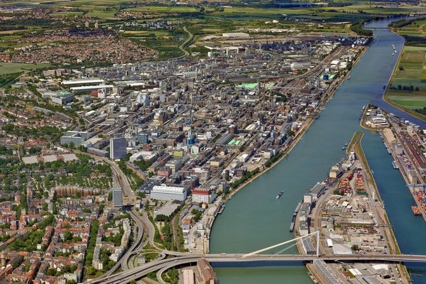 BASF resumes the marketing of polystyrene