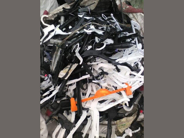 ps-hangers-2