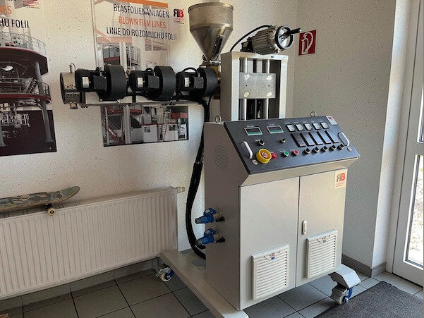 laboratory-extruder-35-mm-single-screw-rolbatch-dr-magdalena