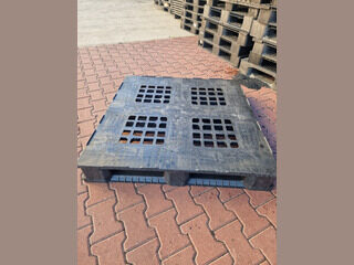 Plastic pallet 114 x