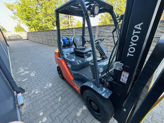 Wózek widłowy Toyota