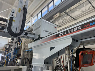 Robot 3-osiowy do wt