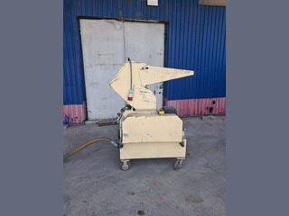 Shredder with extrac