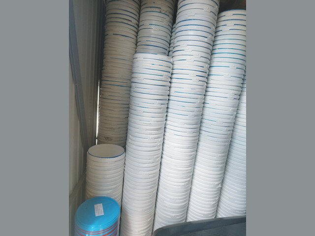 Plastikowe wiaderka...
