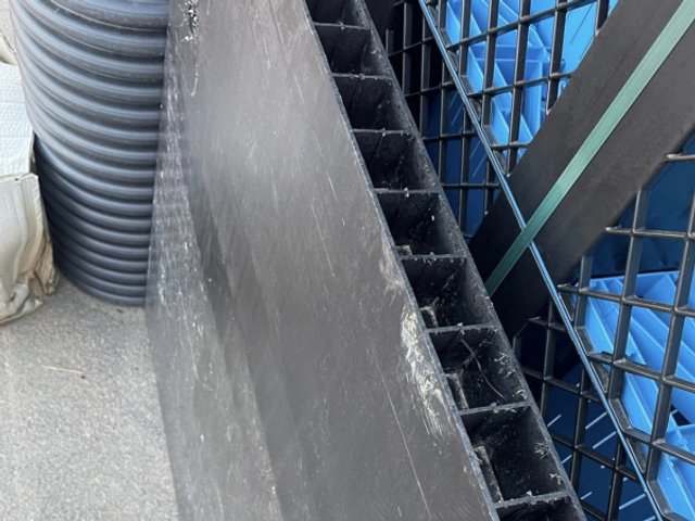 Szukam firmy która sprzedaje płyty(takie jak na zdjęciu oraz zwykłe) i profile z HDPE,PE,PEHD