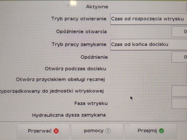 Opóźnienie otwarcia iglicy względem czasu