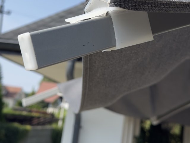 Tworzywo o dużej wytrzymałości mechanicznej przy zmiennych warunkach atmosferycznych