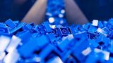 Lego inwestuje miliony w fabryki plastikowych zabawek