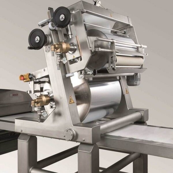 Flexible roller former to enable production of multilayer bars