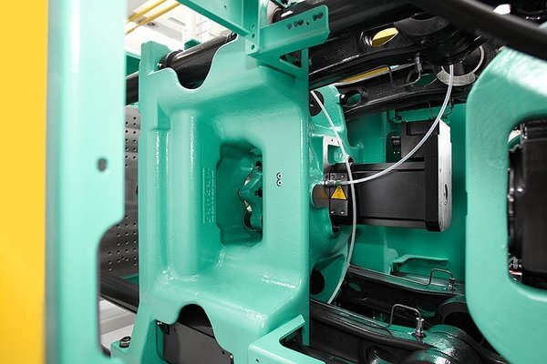 Większy wybór elektrycznych wtryskarek Allrounder