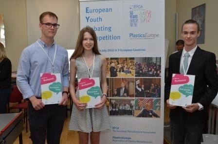 Warszawscy licealiści zwycięzcami krajowej debaty EYDC