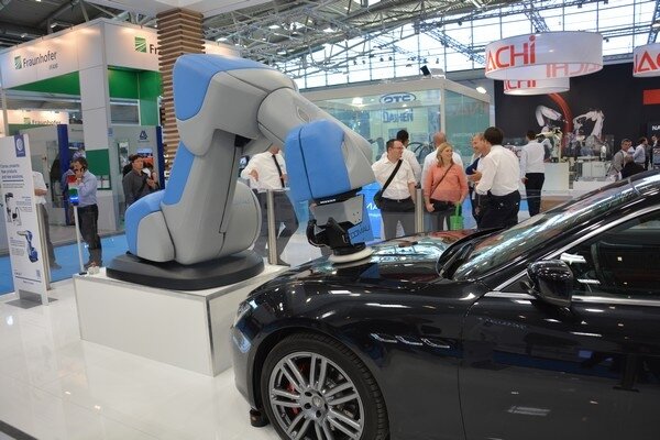 Comau na targach Automatica 2016