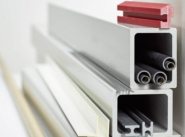 PolyOne acquires Gordon Composites and Polystrand