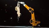 Robot firmy KUKA atrakcją otwarcia Igrzysk Paraolimpijskich 2016