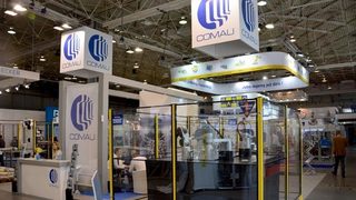 Roboty Comau na targach T