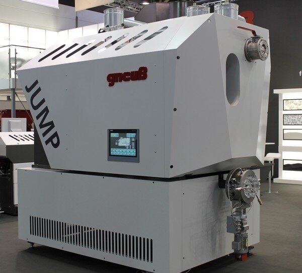 Great interest for Gneuss' new IV booster JUMP at K 2016