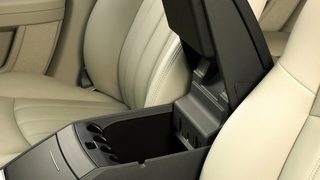 UV-stable, high-flow TPVs