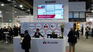 Milacron prezentuje kompl