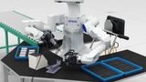 Robot o „ludzkich dłoniach” zrewolucjonizuje produkcję elektroniki? 
