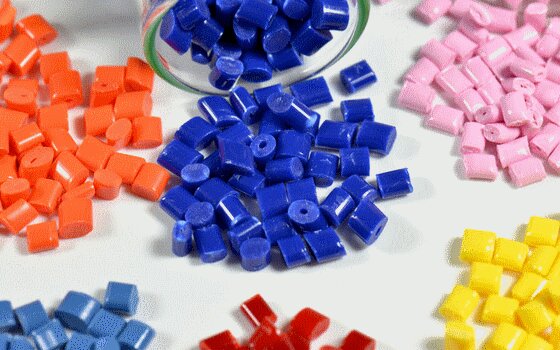Clariant podnosi ceny masterbatchy i kompoundów