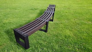 Ławeczka z jednorazowych 