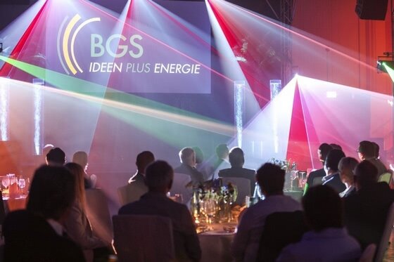 BGS Beta-Gamma-Service pokazuje proces sieciowania radiacyjnego
