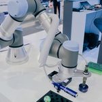 Coboty Universal Robots...