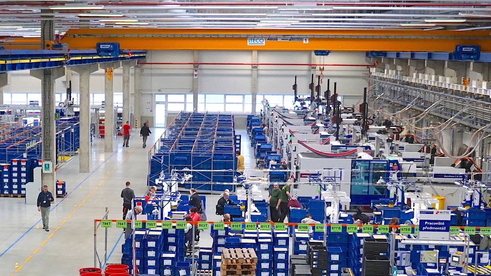 CMS as an optional extra for Wi-Ba injection molding machines